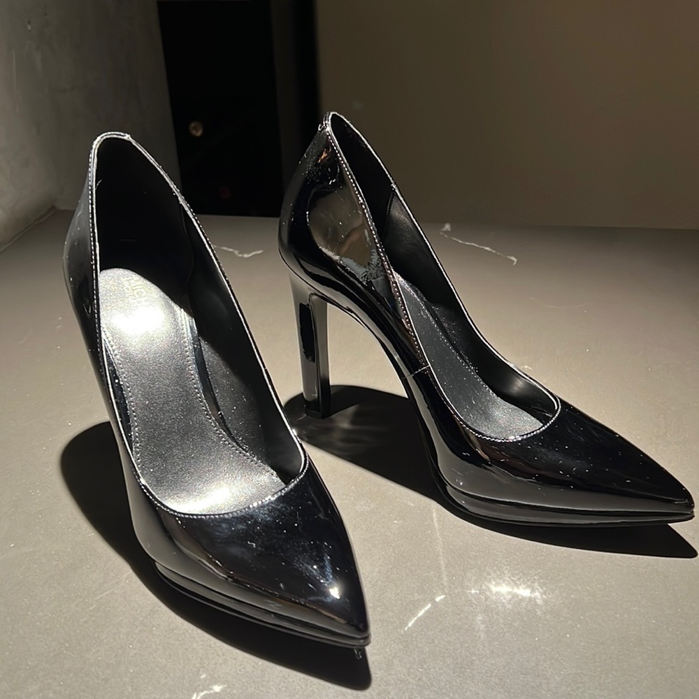 MICHAEL Michael Kors Brielle Pump Black Patent Size 7